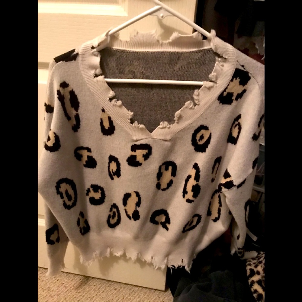 Animal print destroyed sweatshirt/ Sweater